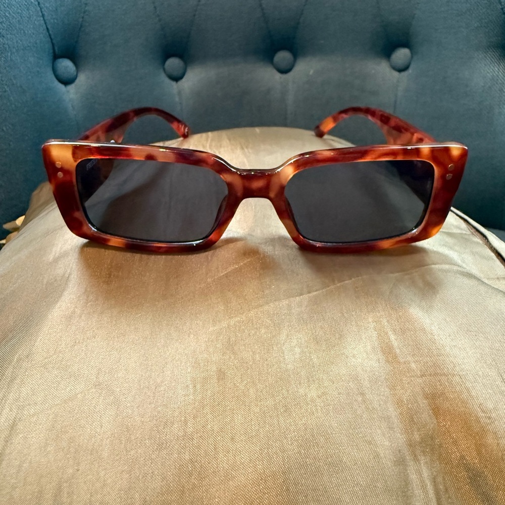 Frye And Co. Tortoiseshell Rectangular Sunglasses - image 1